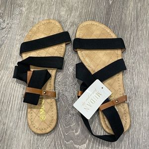New Mudan Black Strappy Sandals Size 8 A34